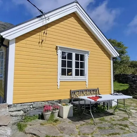 Vakantiehuis Restored By The Sea In Kvalheim Rödberg