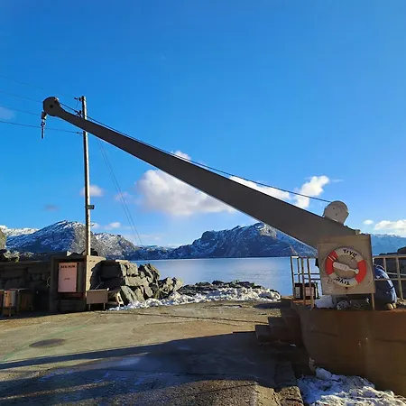 Restored By The Sea In Kvalheim بيت للعطل